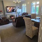 Апартаменты Spacious Garden 18 Parking Wifi Дублин